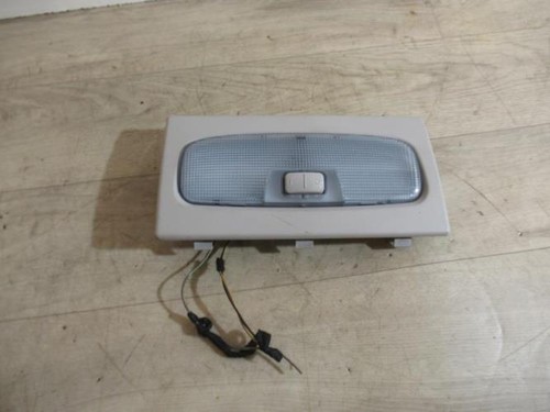 Luce cortesia ford fiesta 6 - cortesia,