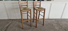 Due sgabelli h cm 80 in legno noce chiaro con foro e seduta in paglia (offerta)