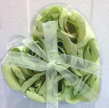 9 Boccioli di rosa verde in