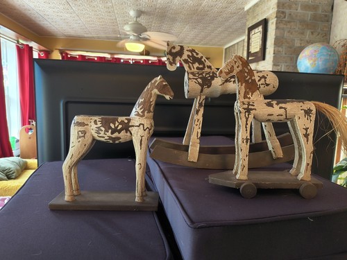 Sculture cavalli in legno - di,