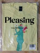 T-shirt piacevole in giallo