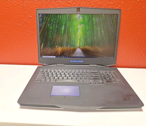 Alienware m17 3 - m17, r1