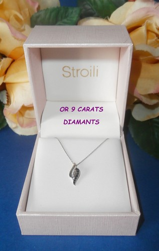 Collier neuf carats - or, 9
