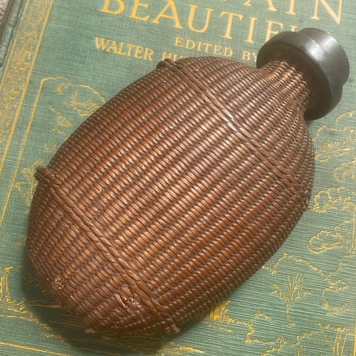 Vintage hip whisky - vintage, /