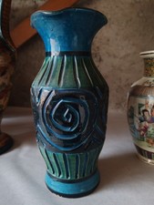 Vaso in ceramica intagliato