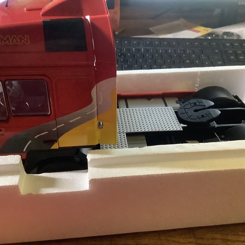 Mcg 18135 man f2000 v10 - 18135,