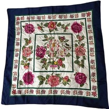 Sciarpa GUCCI Gucci usata in seta motivo floreale Le Camelie taglia grande...