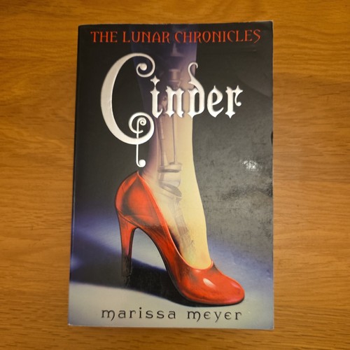 Cinder marissa meyer - meyer, (the
