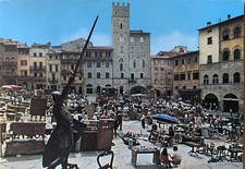 Cartolina Arezzo Piazza Vasari Mercato Antiquariato non viaggiata