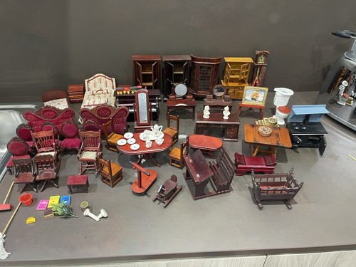 Doll house de - doll’s,