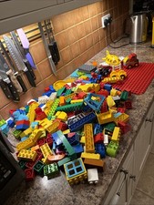 Lotto Duplo Job mattoncini, figurine e veicoli