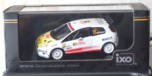 Ixo fiat grande punto - 1/43,