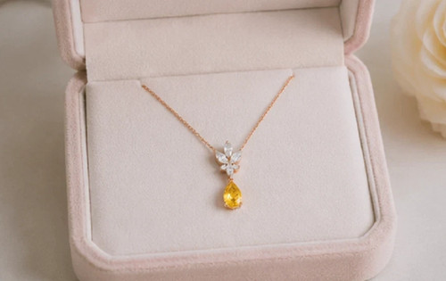 Collana con ciondolo