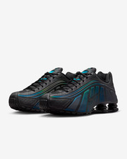 IM6596-001 Nike Shox R4 SE