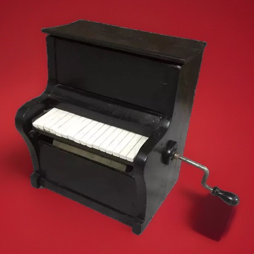 Antico piccolo pianoforte - 🌈,