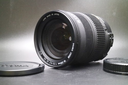 Sigma 200mm 3 - 18-200mm, os
