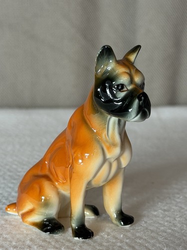 Statuina cane boxer - , seduto