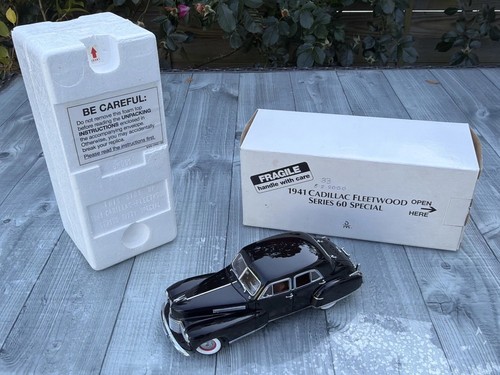 Danbury mint cadillac - mint,