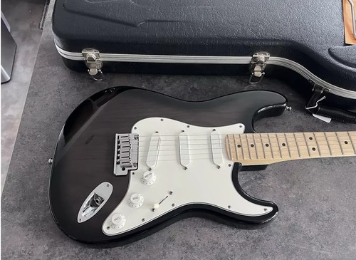 Rara fender stratocaster plus - rara,