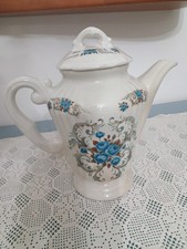 Teiera In Porcellana Sévigné Moulin Des Loups. Con Decorazioni Floreali Dipinte