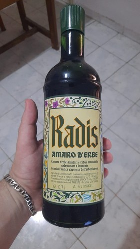 Amaro erbe radis stock - amaro,
