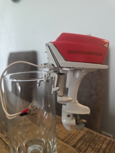 Motore elettrico fuoribordo