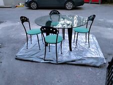 tavolo rotondo in cristallo diametro 130 con quattro sedie  tenuto benissimo 