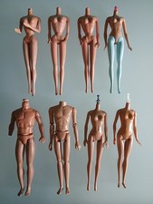 "MATTEL" Lotto N 1 "Barbie" 8 corpi per pezzi di ricambio e lavori di restauro.