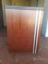 Vintage mobile singer