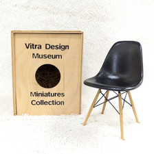 Sedia Vitra Miniature Eames