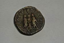 GÉTA Sesterce (Caracalla et Géta voilés et vêtus de la toge, se donnant la main