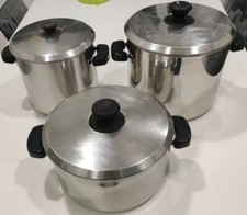 Set di pentole Pinti Inox 18/10; ottime condizioni.