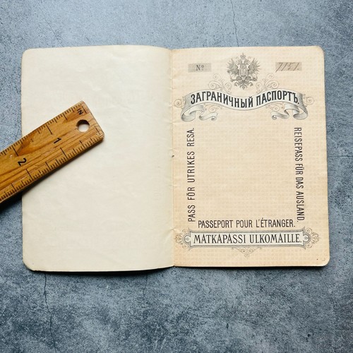 Antico passaporto straniero