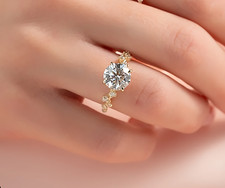 Anello di fidanzamento in oro giallo 18 kt massiccio 2,30 ct taglio tondo...