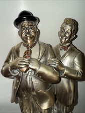 Statua firmata Laurel & Hardy