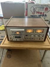 Pioneer CT-F1000 deck di cassette. Modello classico facciale argento con VU metri analogici