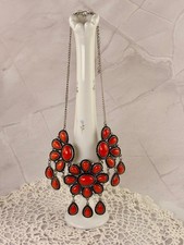 Enorme collana bavaglino finto