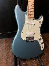 Fender Mex Duo Sonic 2022 - Chitarra elettrica - Tidepool blu e come nuovo battipenna