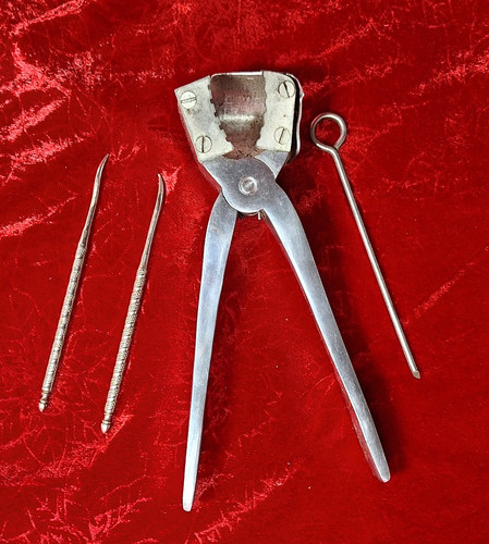 Vintage the york nut sheller - the,