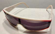 Coppia di occhiali da sole