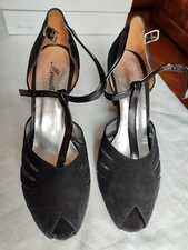 Scarpe da ballo per donna, in camoscio, nere, tacco basso. Marca Monetti. TG 41