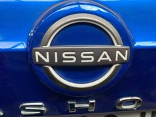 cofano anteriore Nissan