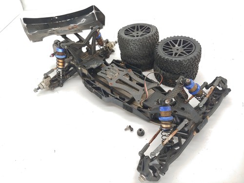 Dirty losi 10 2wd buggy - 2wd,