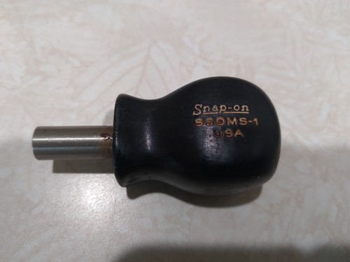 Snap stubby screwdriver bit - on,