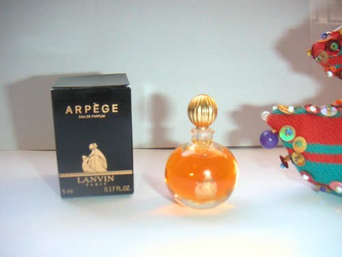 Superbe rare miniature - &,