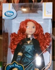 NUOVO vestito bambola Disney Store Pixar Brave Merida Talking 17" con fiocco e freccia nuovo con scatola