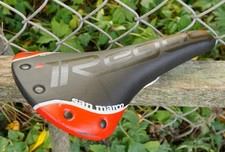Sella Selle San Marco Regal E nera rivetti rossa bici da strada scaffale sella classica