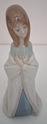 Statuina porcellana presepe