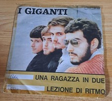 I Giganti Una Ragazza In Due