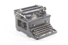 Vecchia Macchina Da Scrivere Vintage Urania